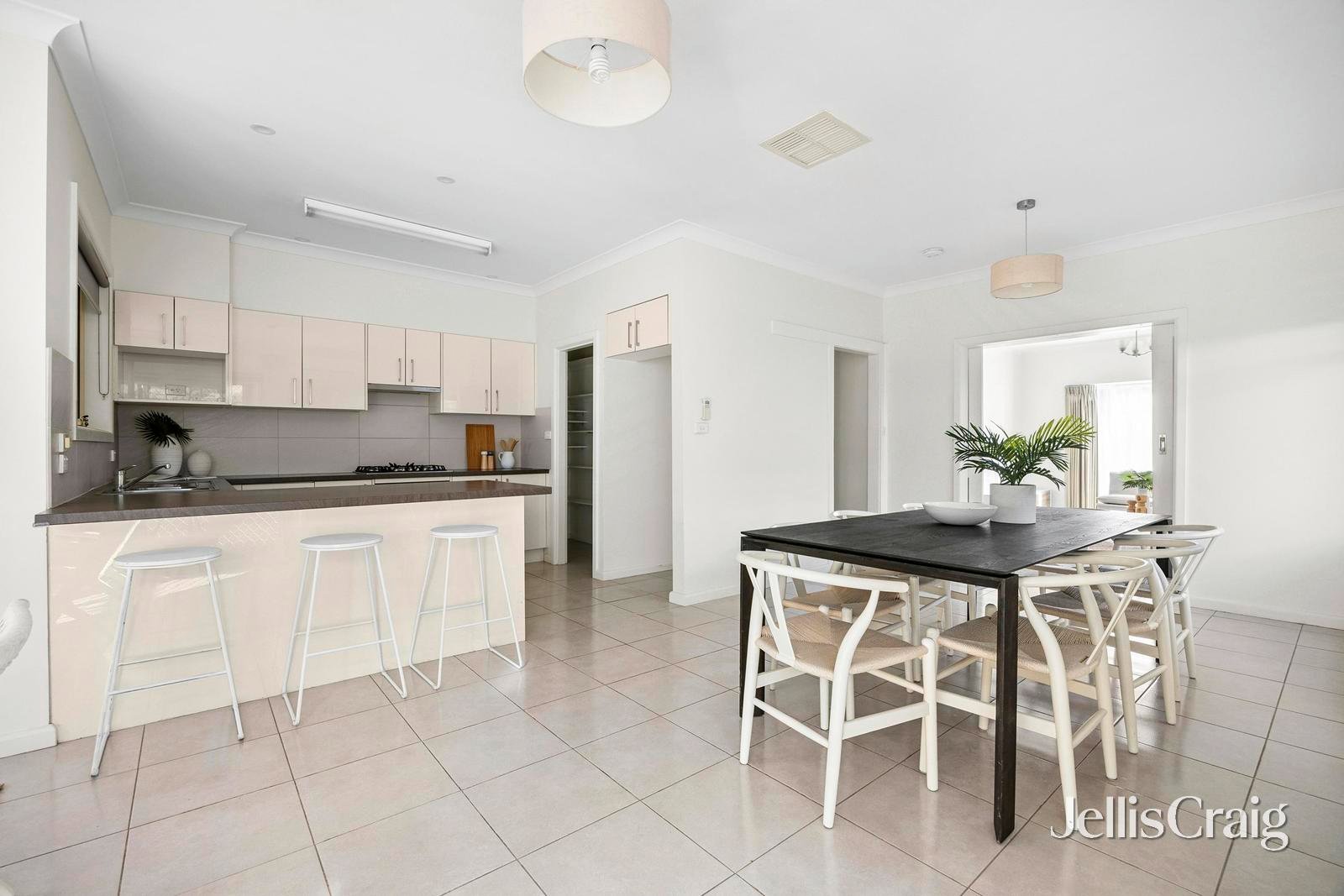 7 Bourke Crescent, Geelong image 6