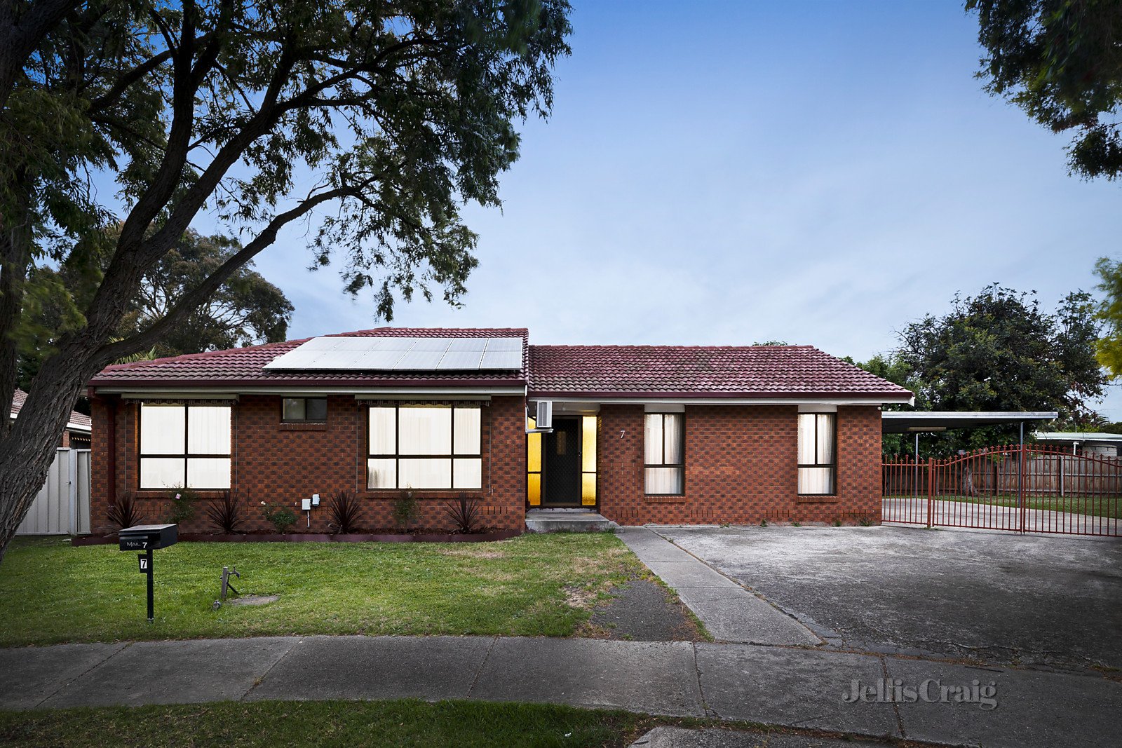 7 Brigden Court, Mill Park image 17