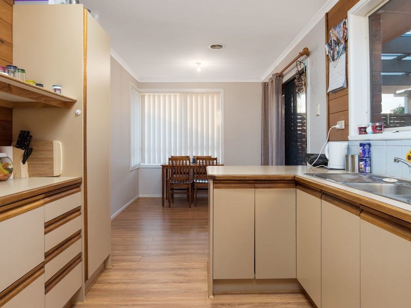 7 Bristol Court, Kilsyth image 5