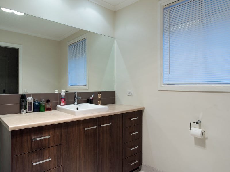 7 Bristol Court, Kilsyth image 8