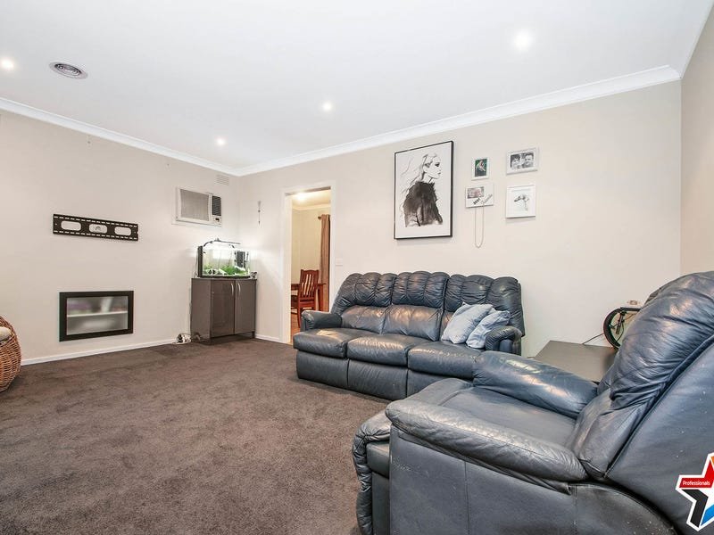 7 Bristol Court, Kilsyth image 4
