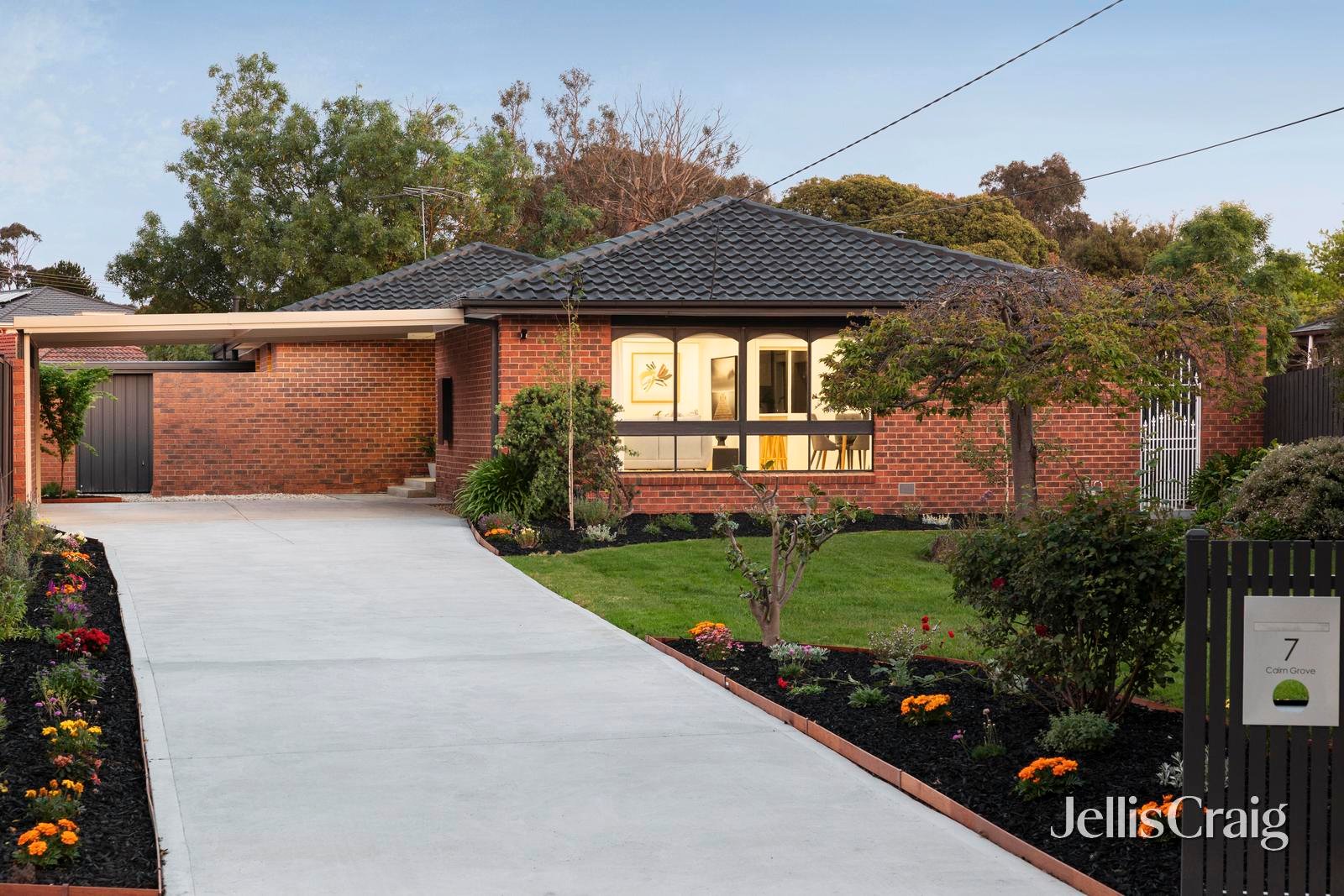 7 Cairn Grove, Glen&nbsp;Waverley image 1