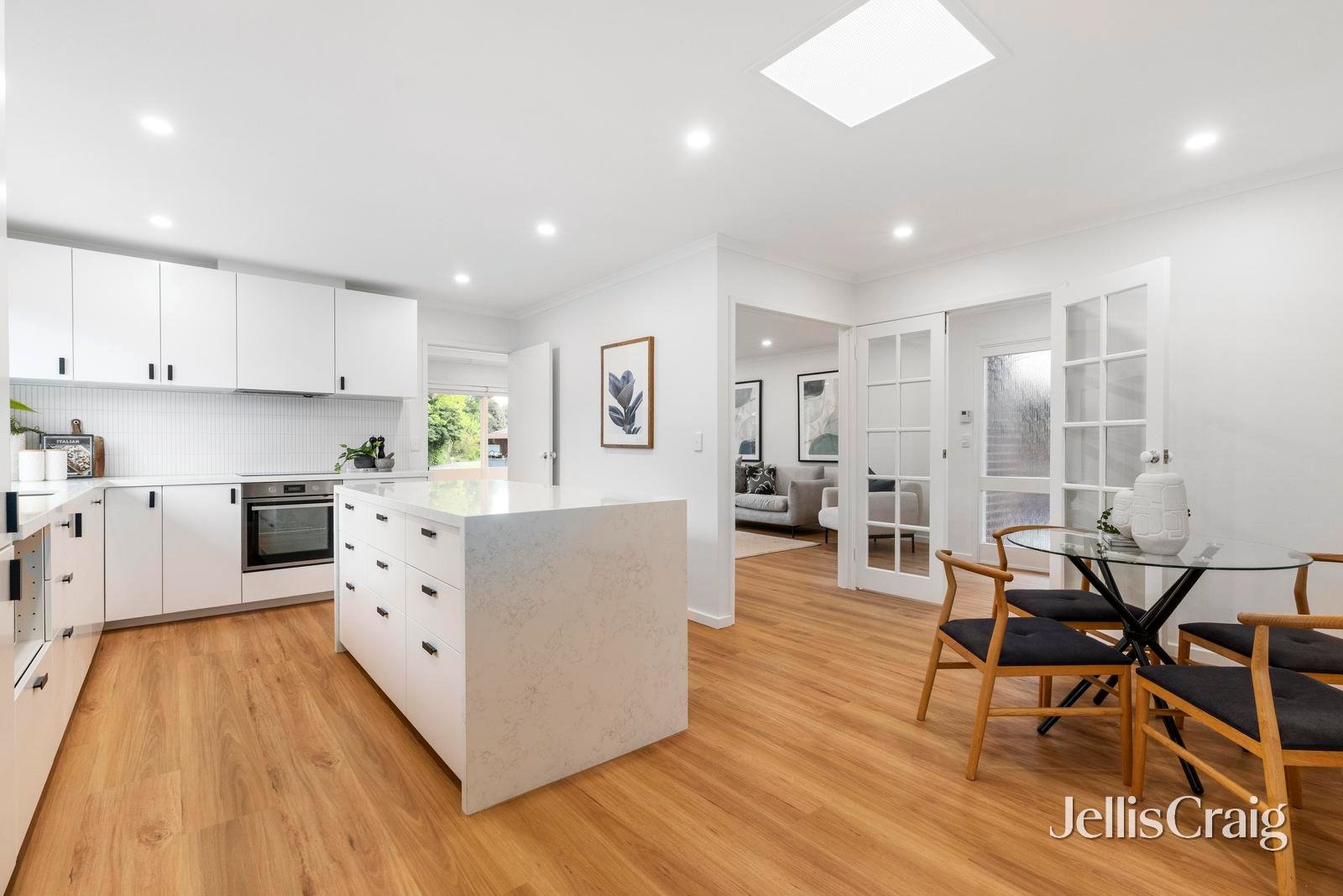 7 Cairn Grove, Glen&nbsp;Waverley image 4
