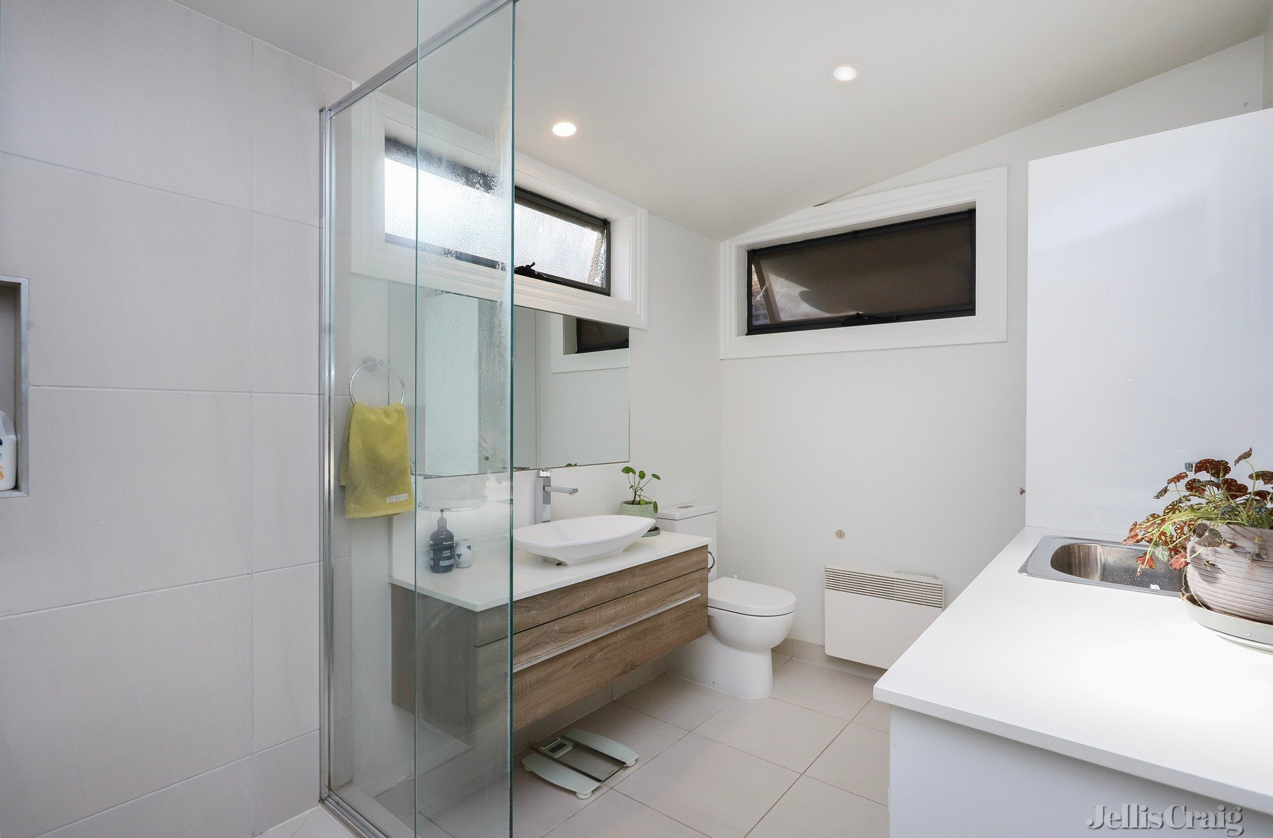 7 Campbell Grove, Northcote image 10