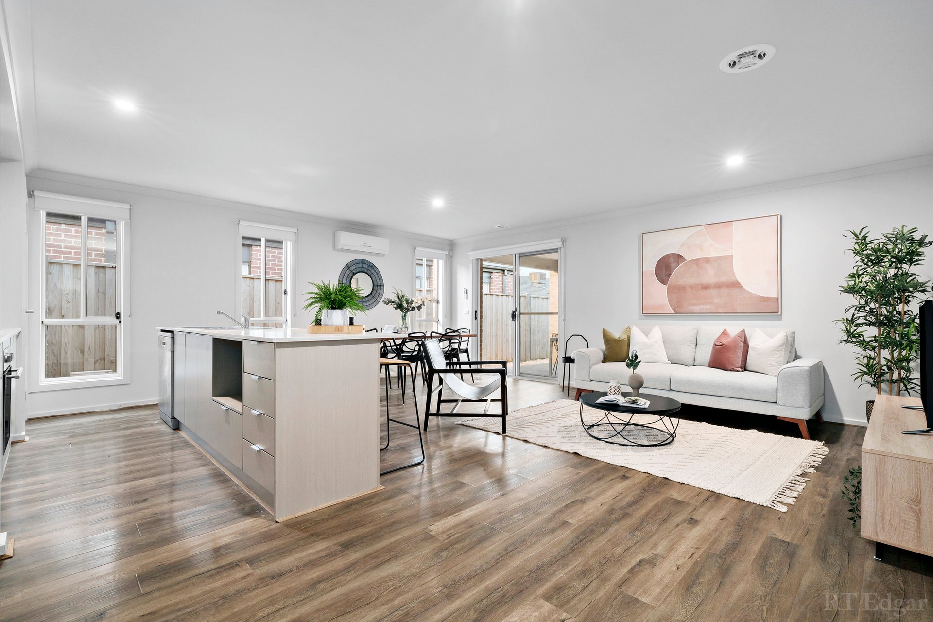 Property Gallery Thumbnail 3
