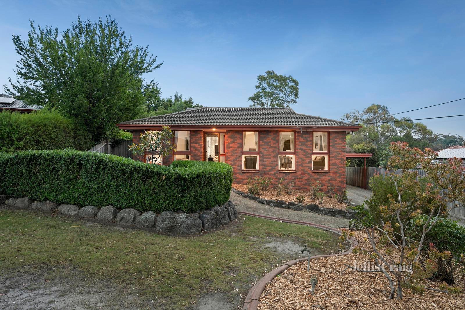 7 Carrington Court, Chirnside Park image 2