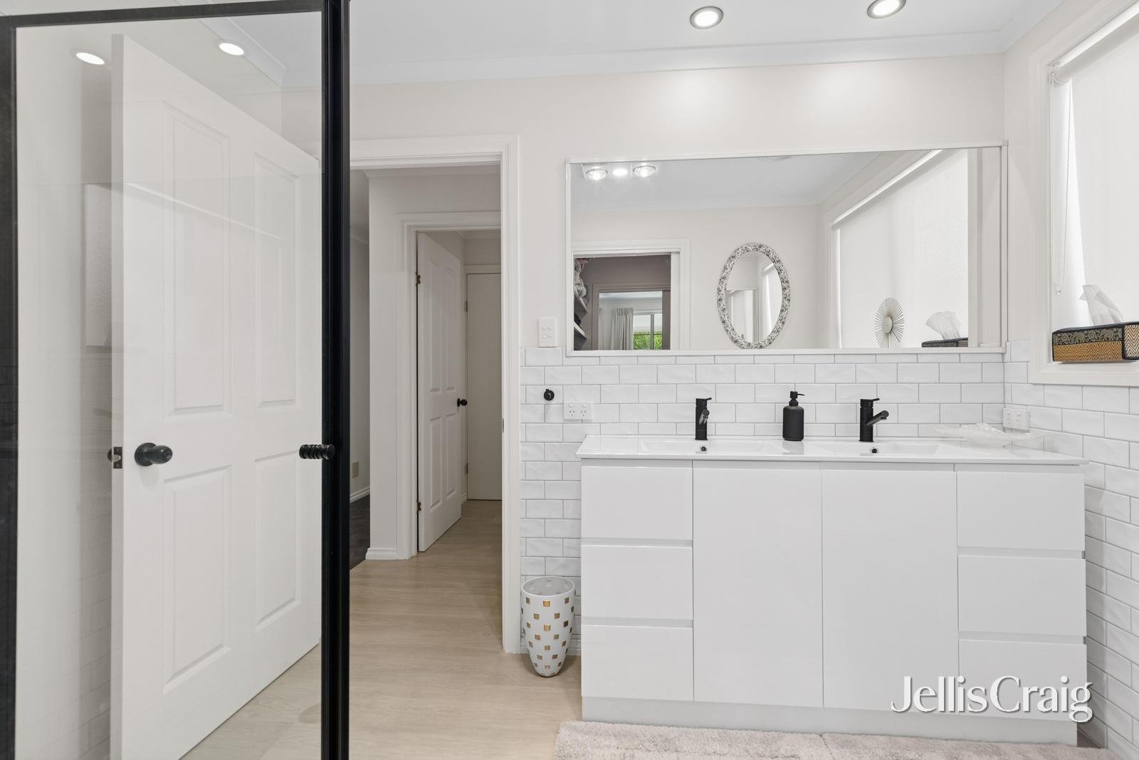 7 Castle Court, Ballarat East image 9