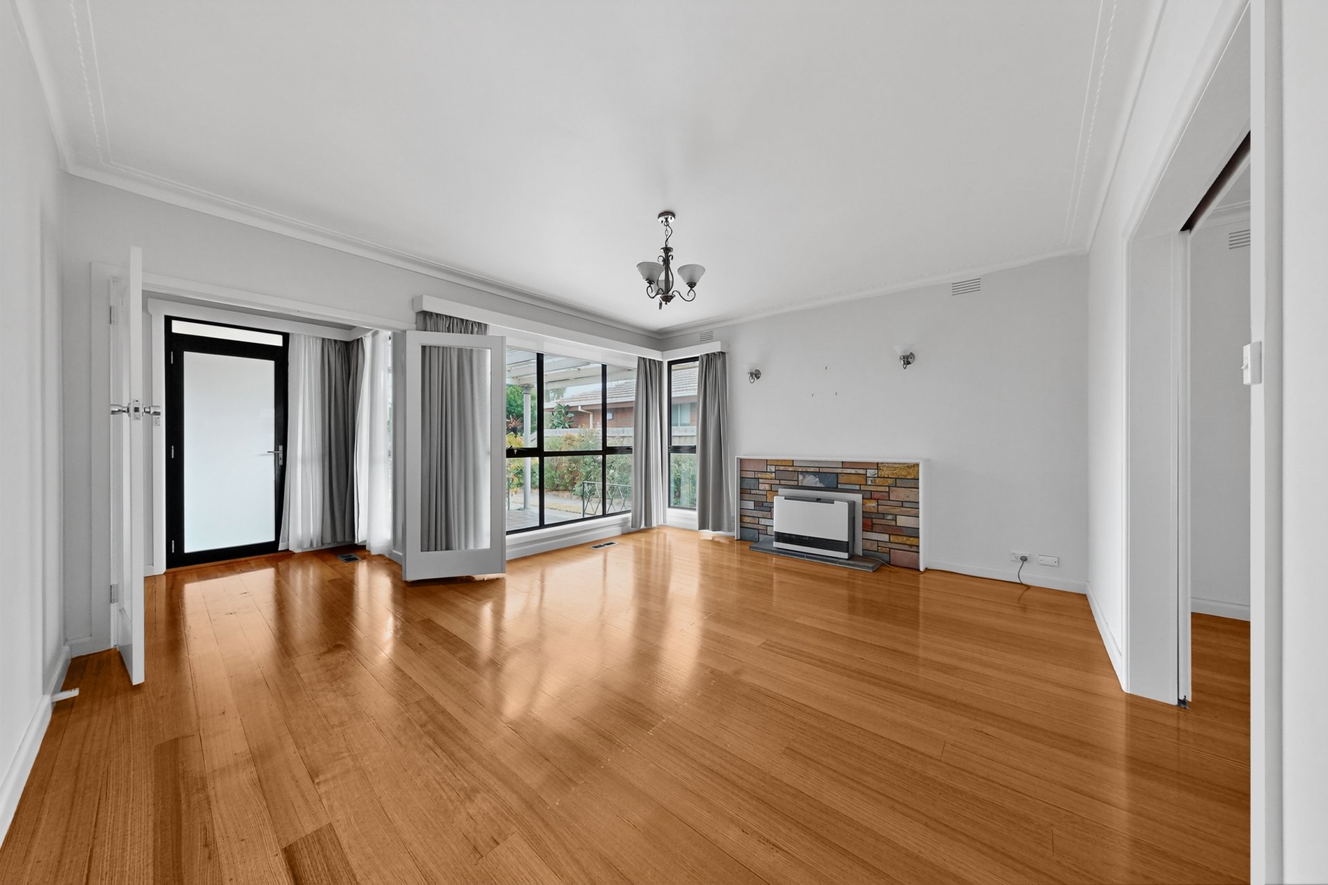 7 Catherine Road, Bentleigh East image 2