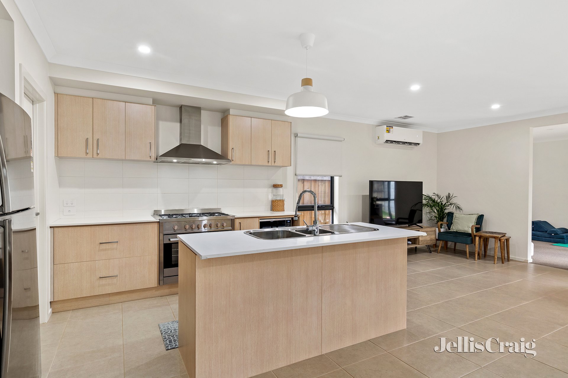 7 Cavender Street, Mernda image 3