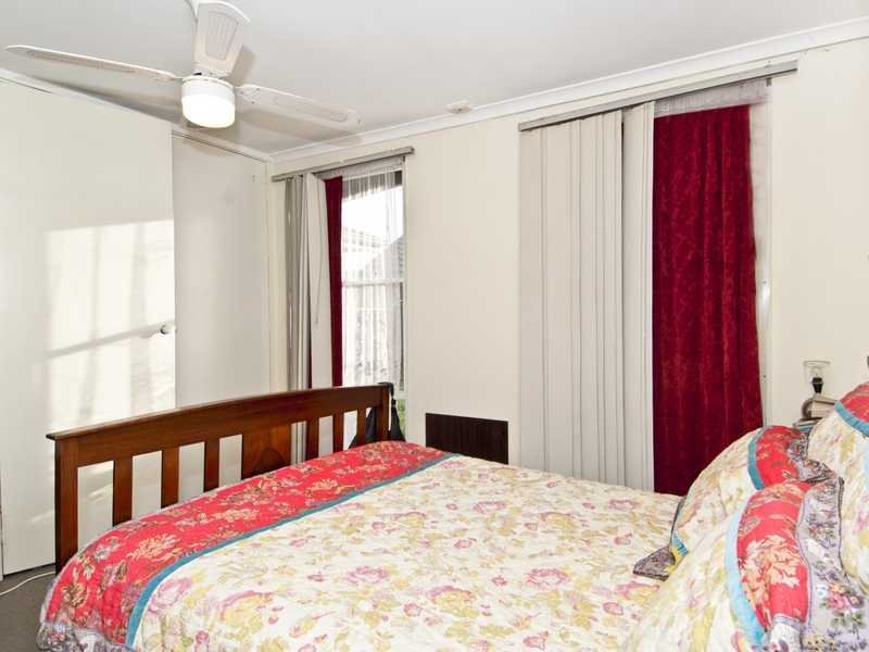7 Challenger Close, Whittington image 5