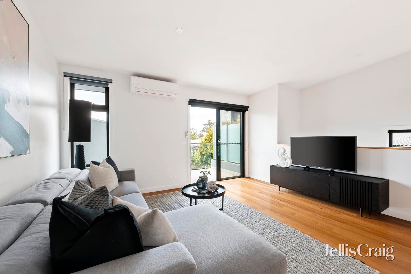 7 Charlie Close, Lilydale image 3