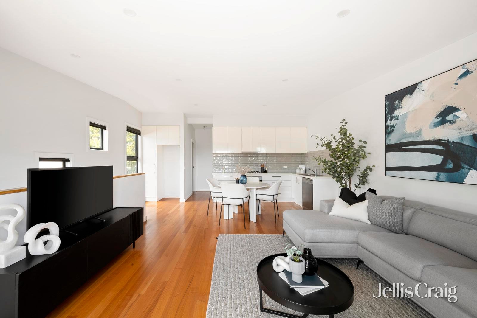 7 Charlie Close, Lilydale image 4