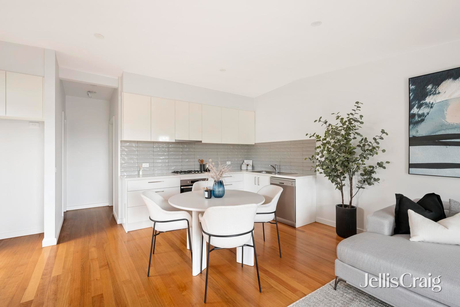 7 Charlie Close, Lilydale image 5