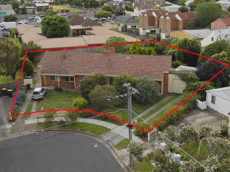 7 Churchill Avenue, Newtown image 2