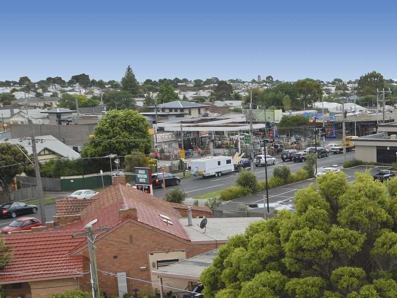 7 Churchill Avenue, Newtown image 6