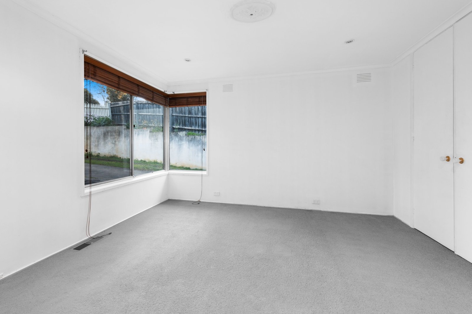 Property Gallery Thumbnail 7