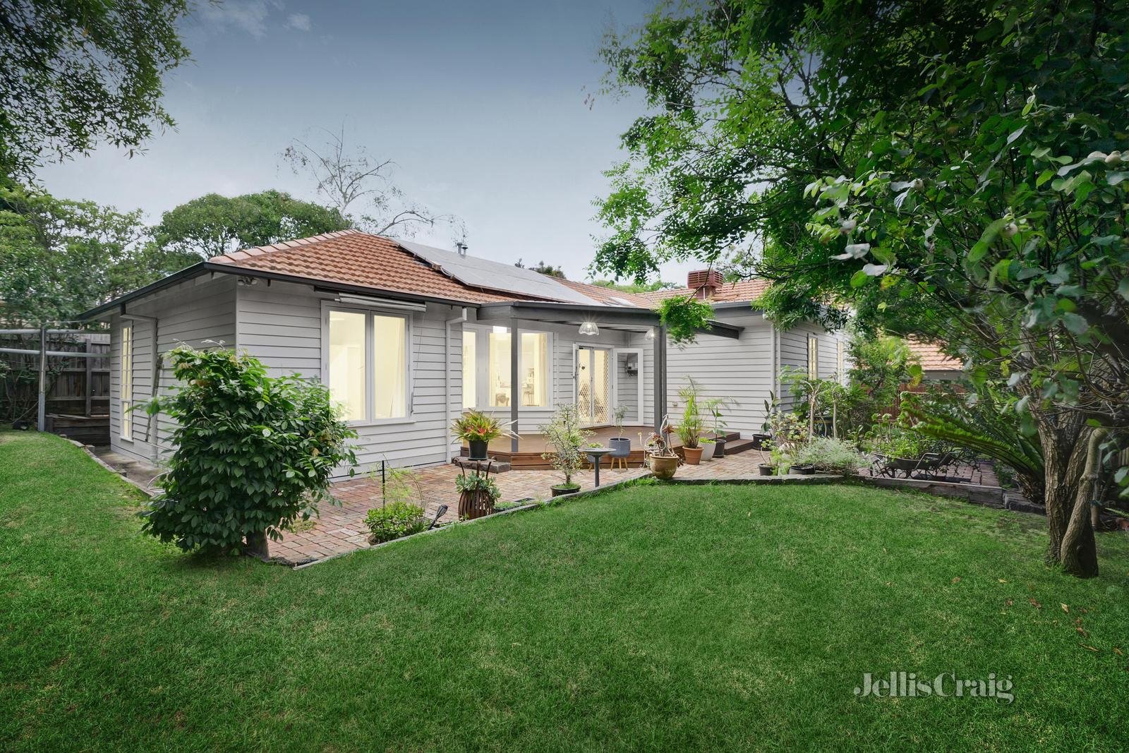 7 Clyde Street, Surrey Hills image 8