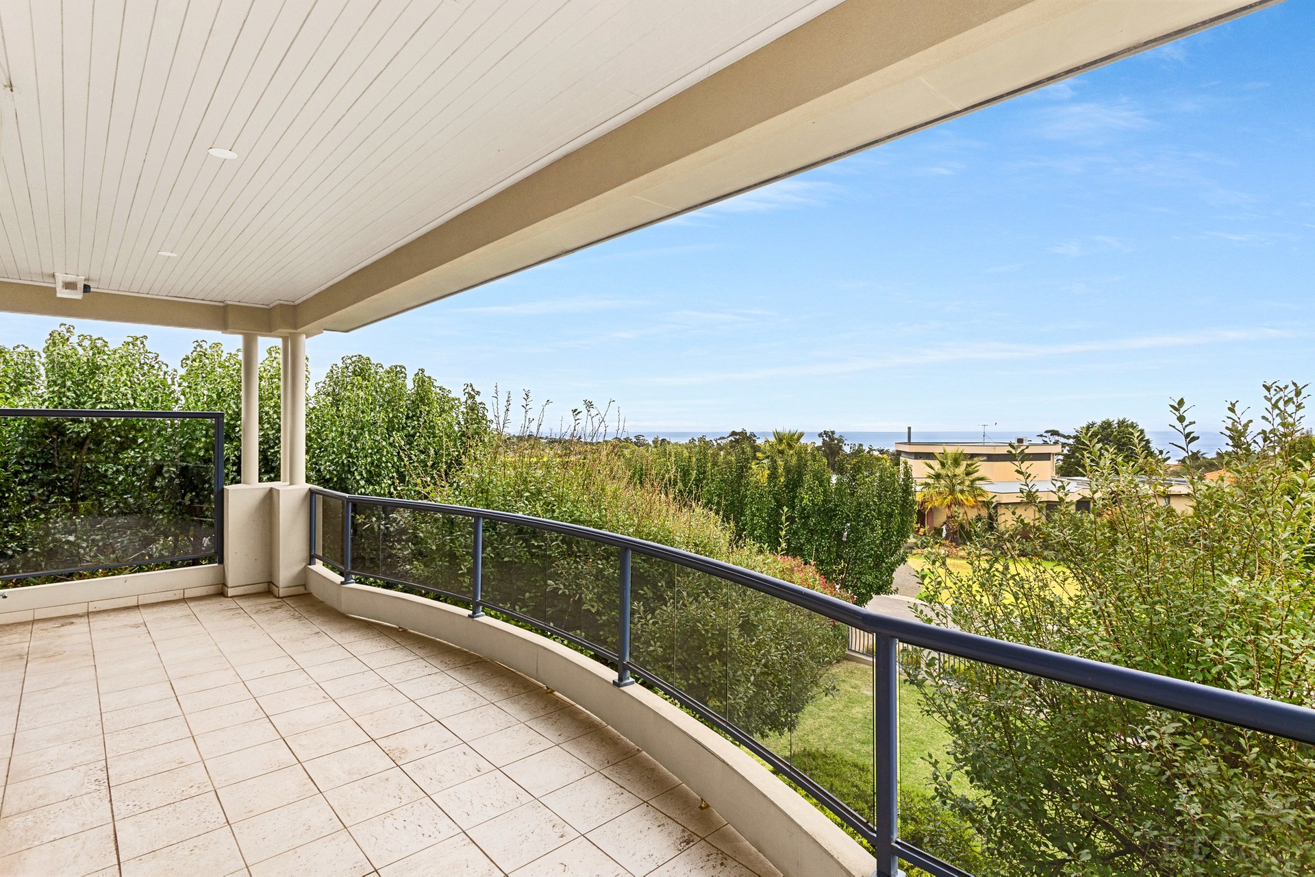 Property Gallery Thumbnail 11