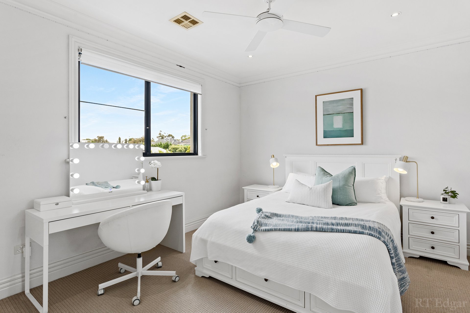 Property Gallery Thumbnail 13