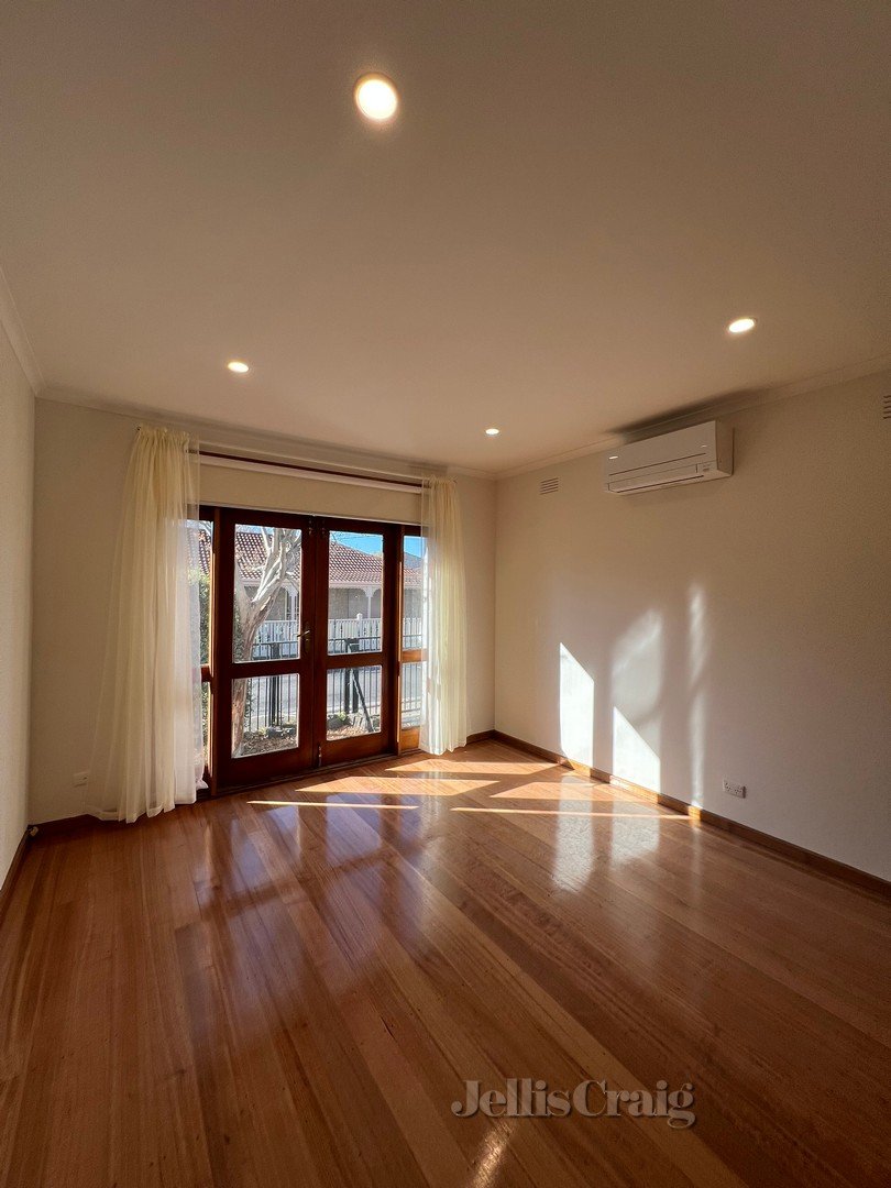 7 College Street, Williamstown image 3