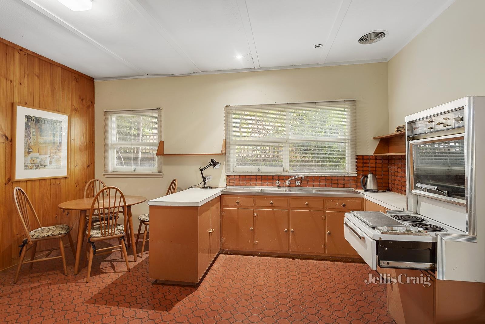 7 Compton Street, Glen Waverley image 4