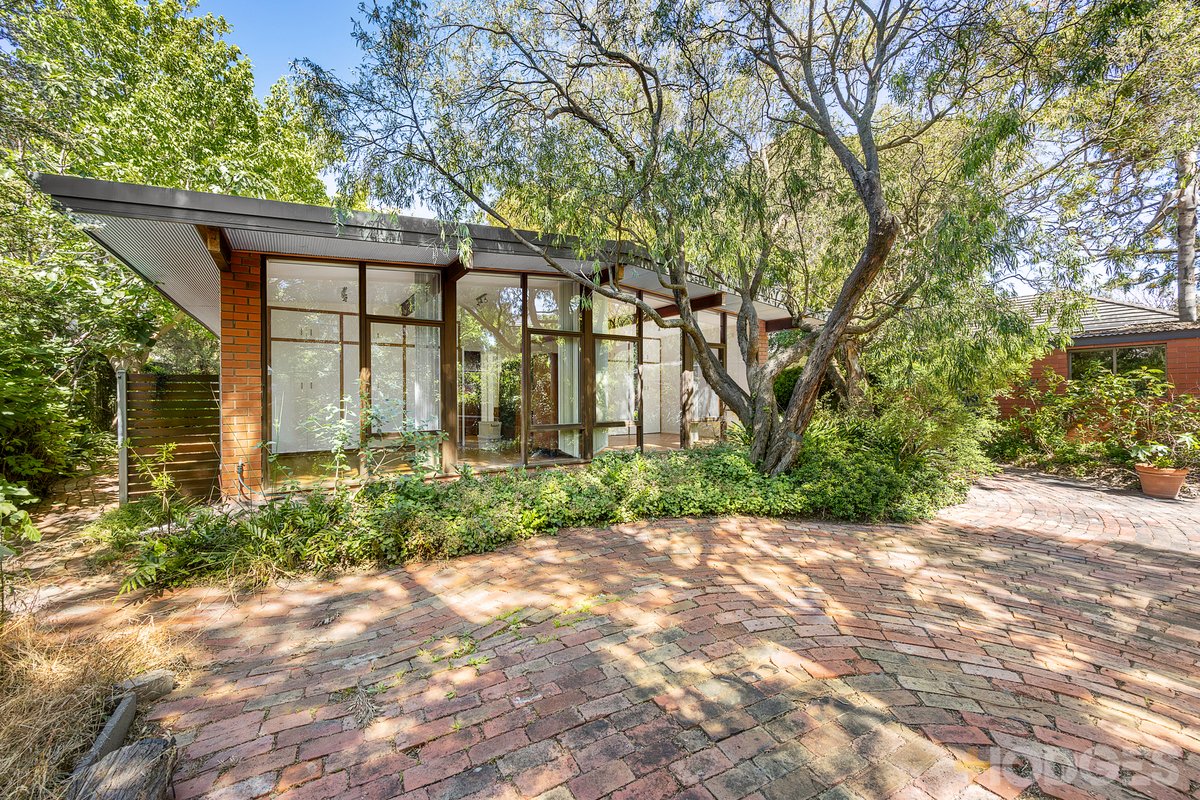 7 Coral Avenue