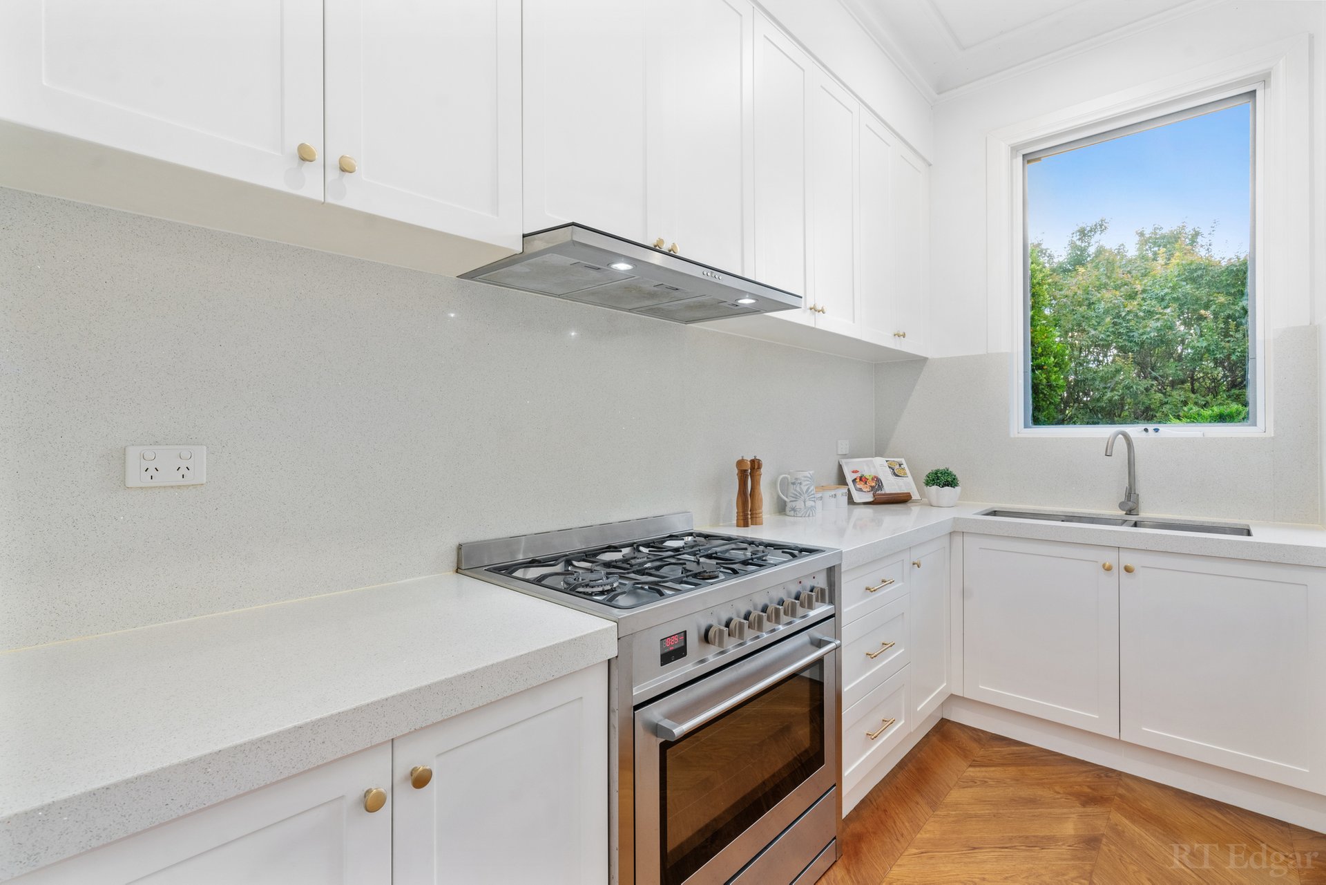 Property Gallery Thumbnail 7