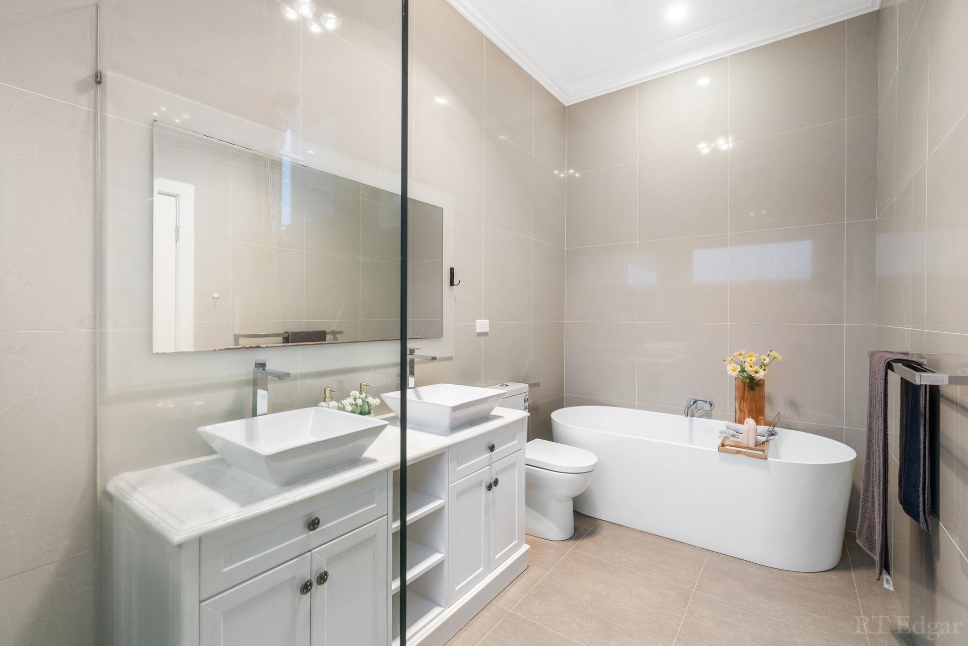 Property Gallery Thumbnail 9
