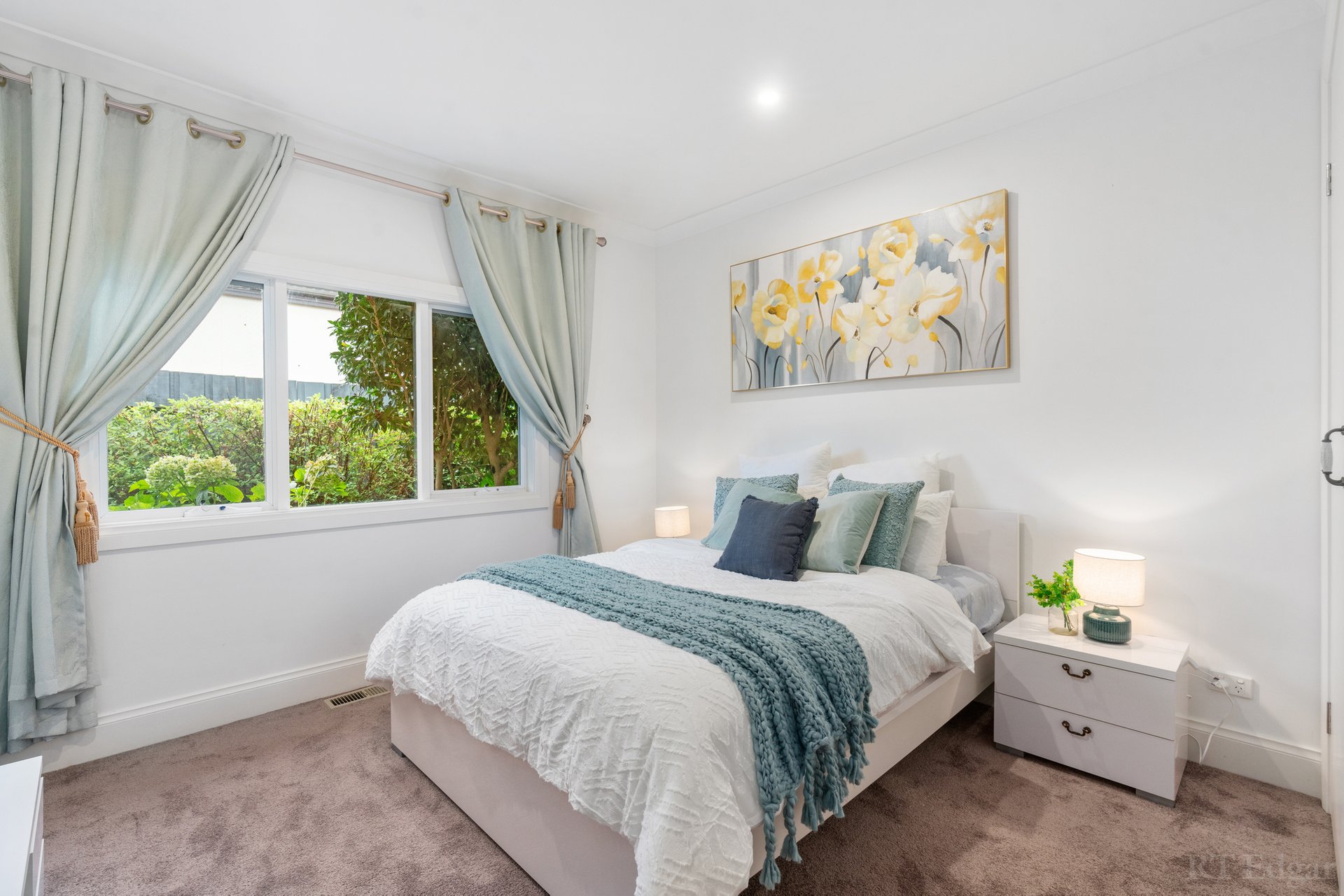 Property Gallery Thumbnail 12