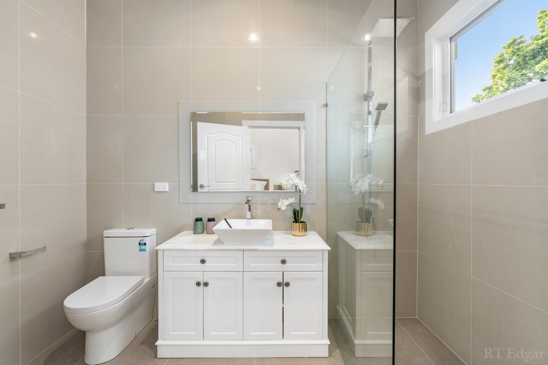 Property Gallery Thumbnail 13