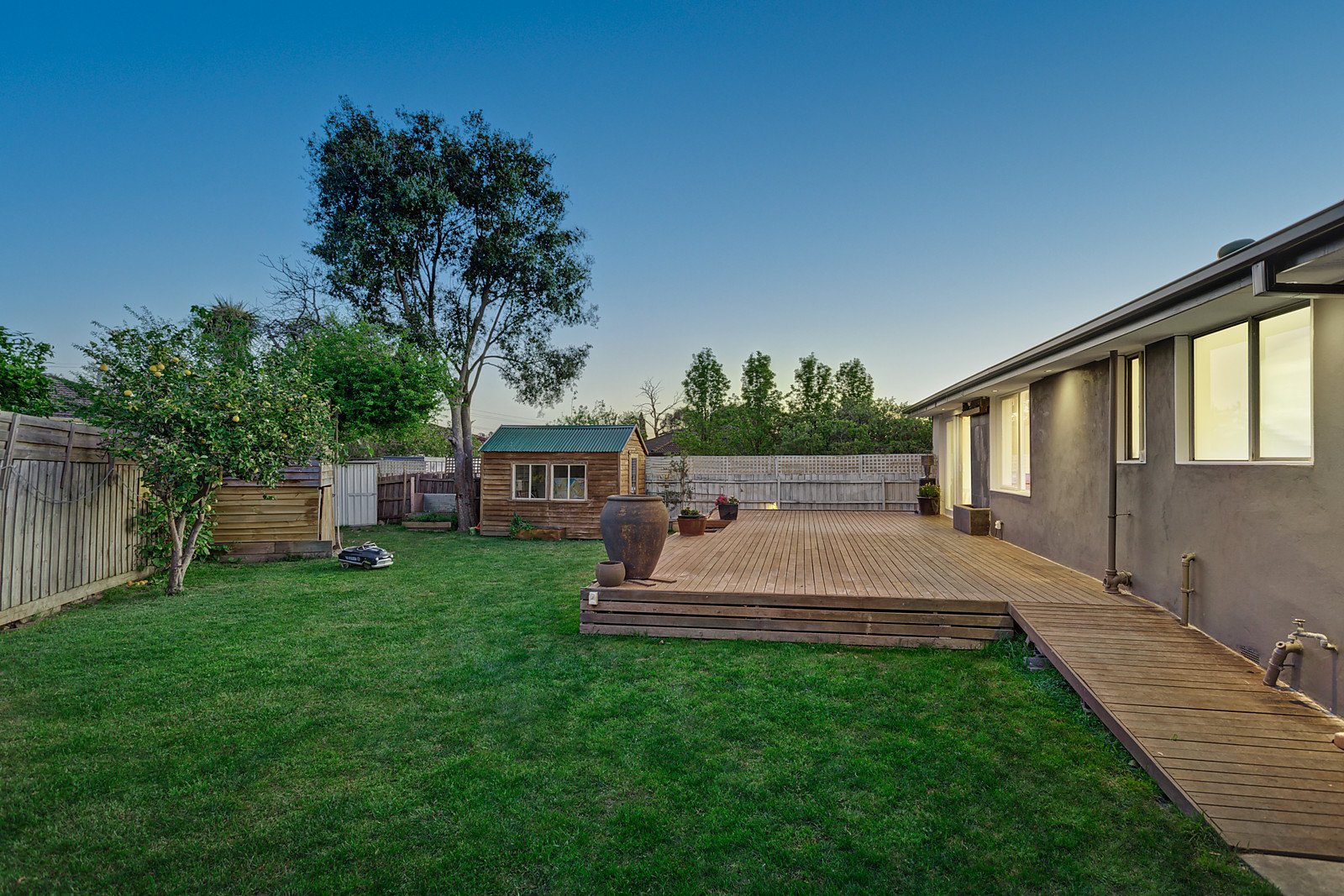 7 Cotoneaster Court, Wheelers Hill image 4