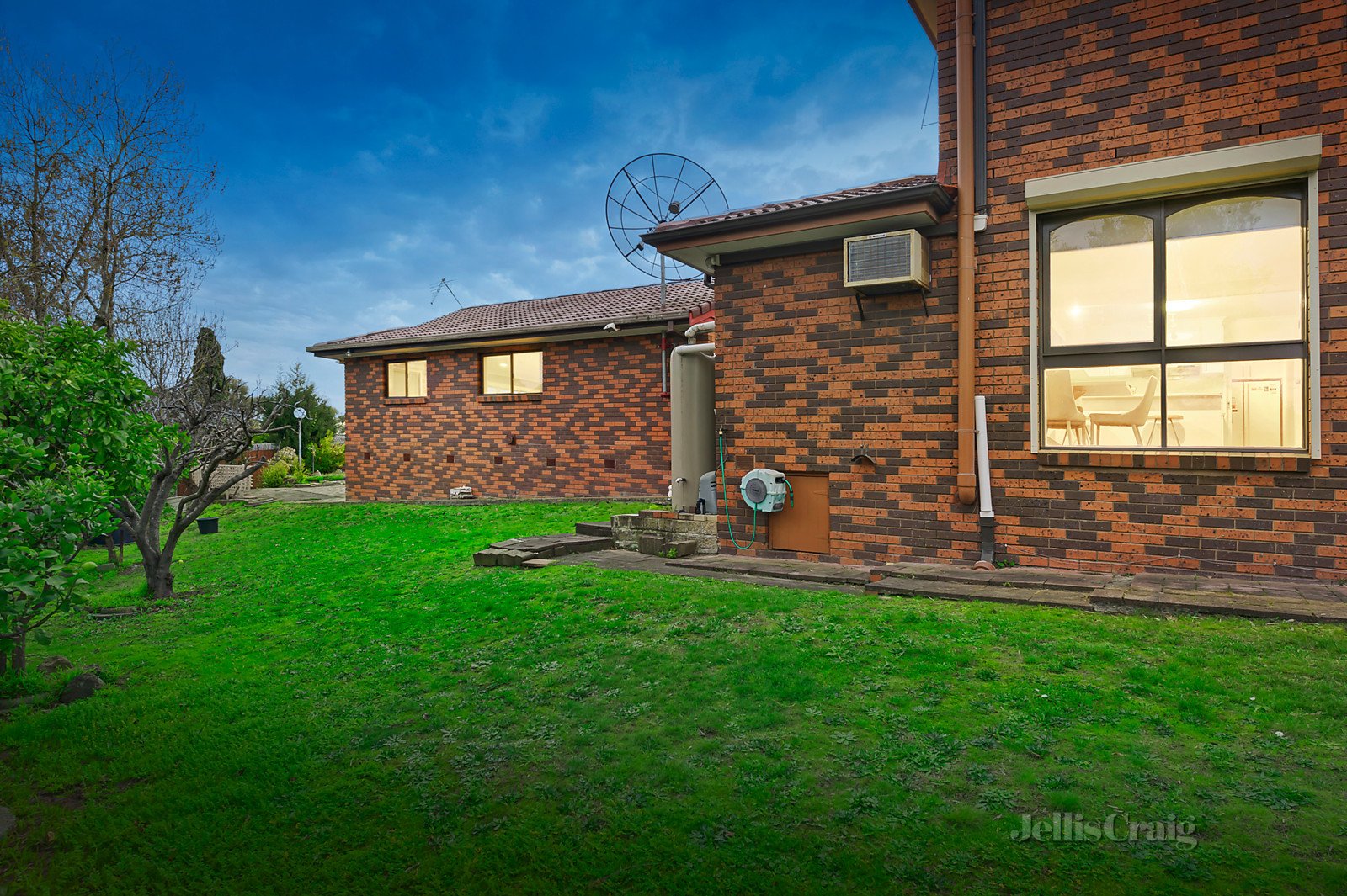 7 Cottswold Rise, Templestowe image 10