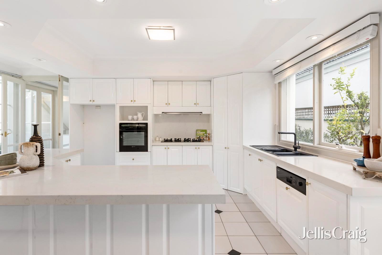 7 Dalkeith Court, Doncaster East image 4