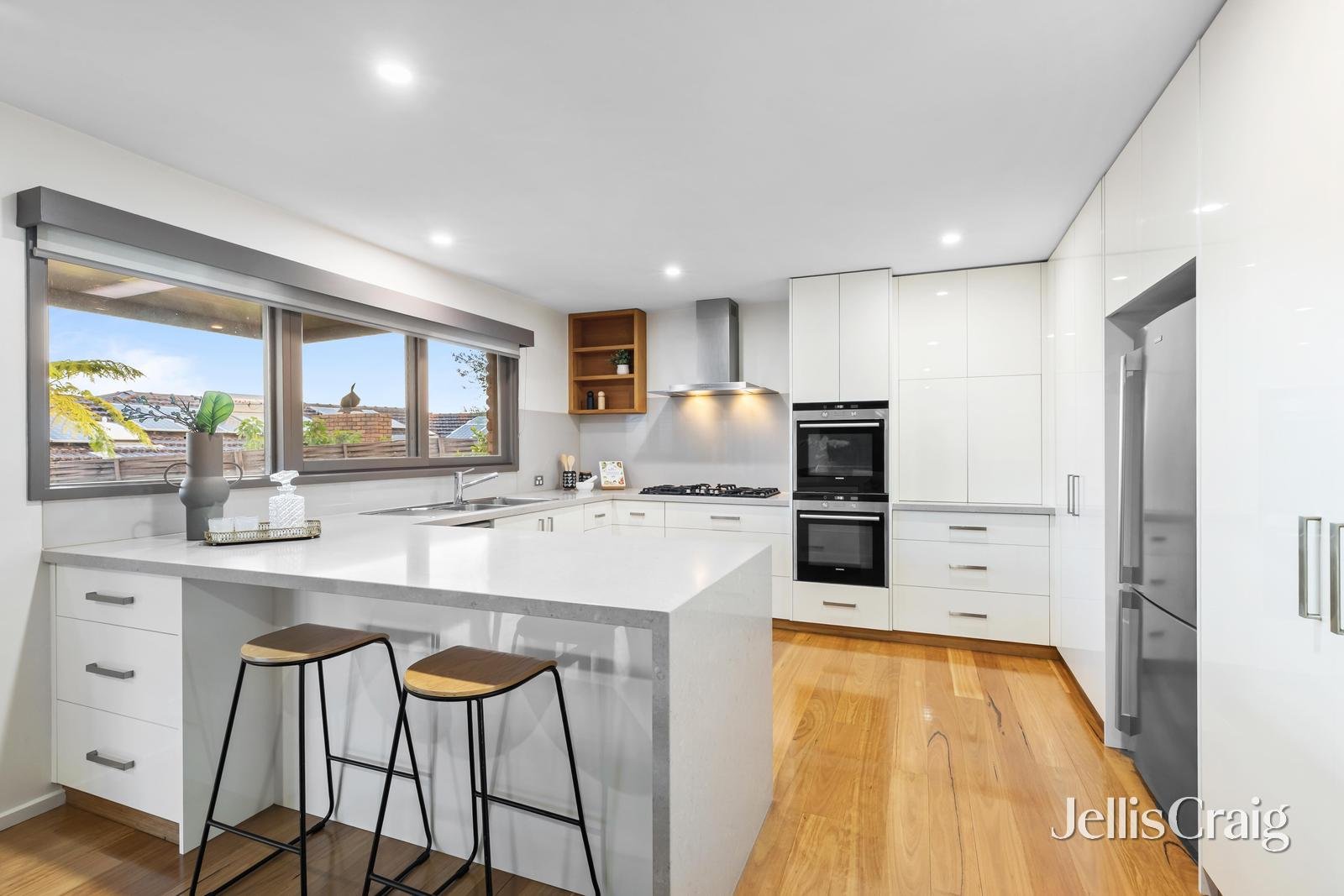 7 Darvell Close, Wheelers Hill image 5