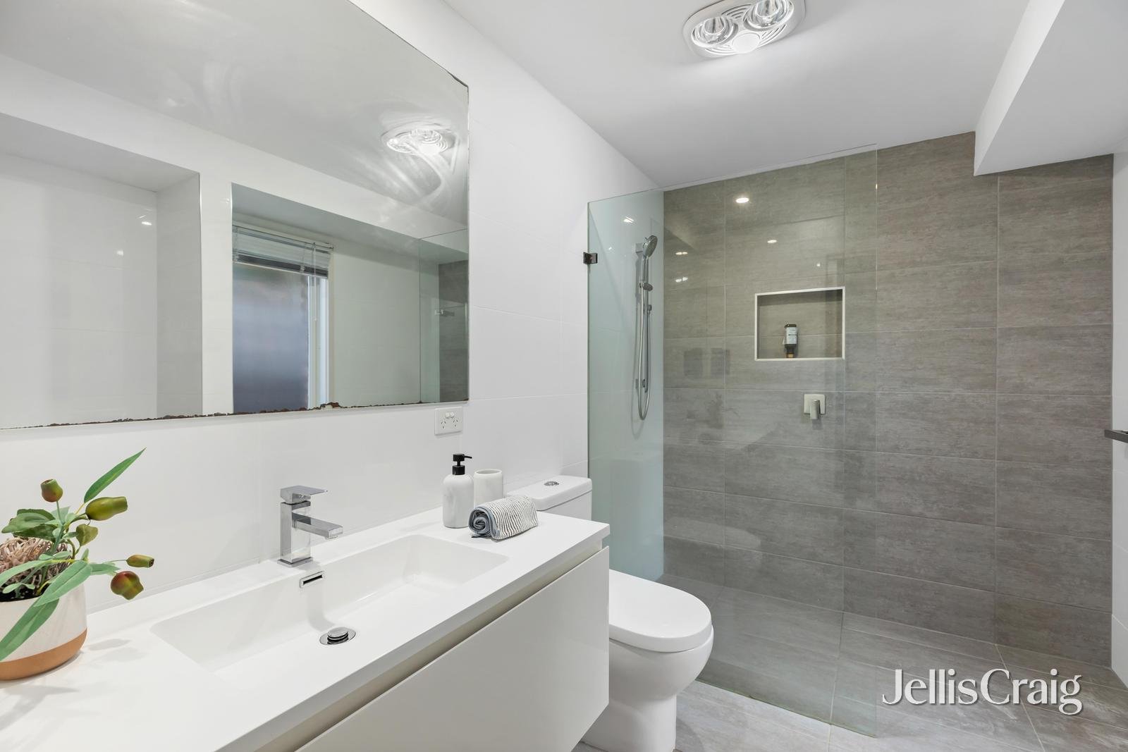 7 Darvell Close, Wheelers Hill image 6