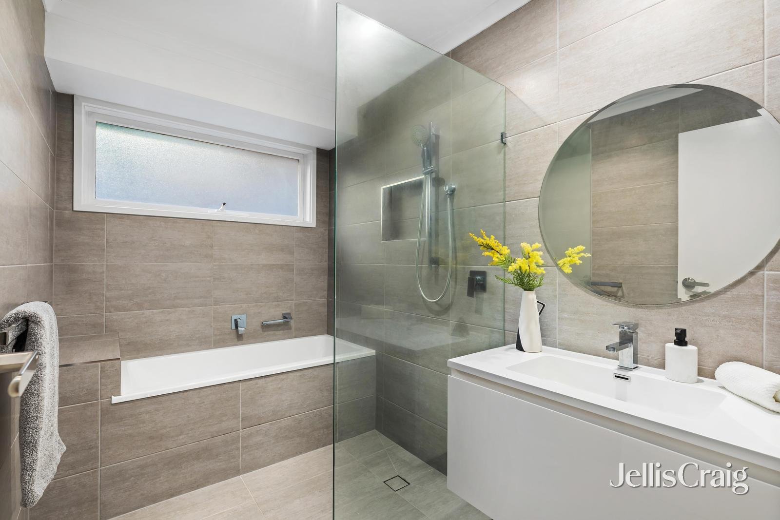 7 Darvell Close, Wheelers Hill image 8