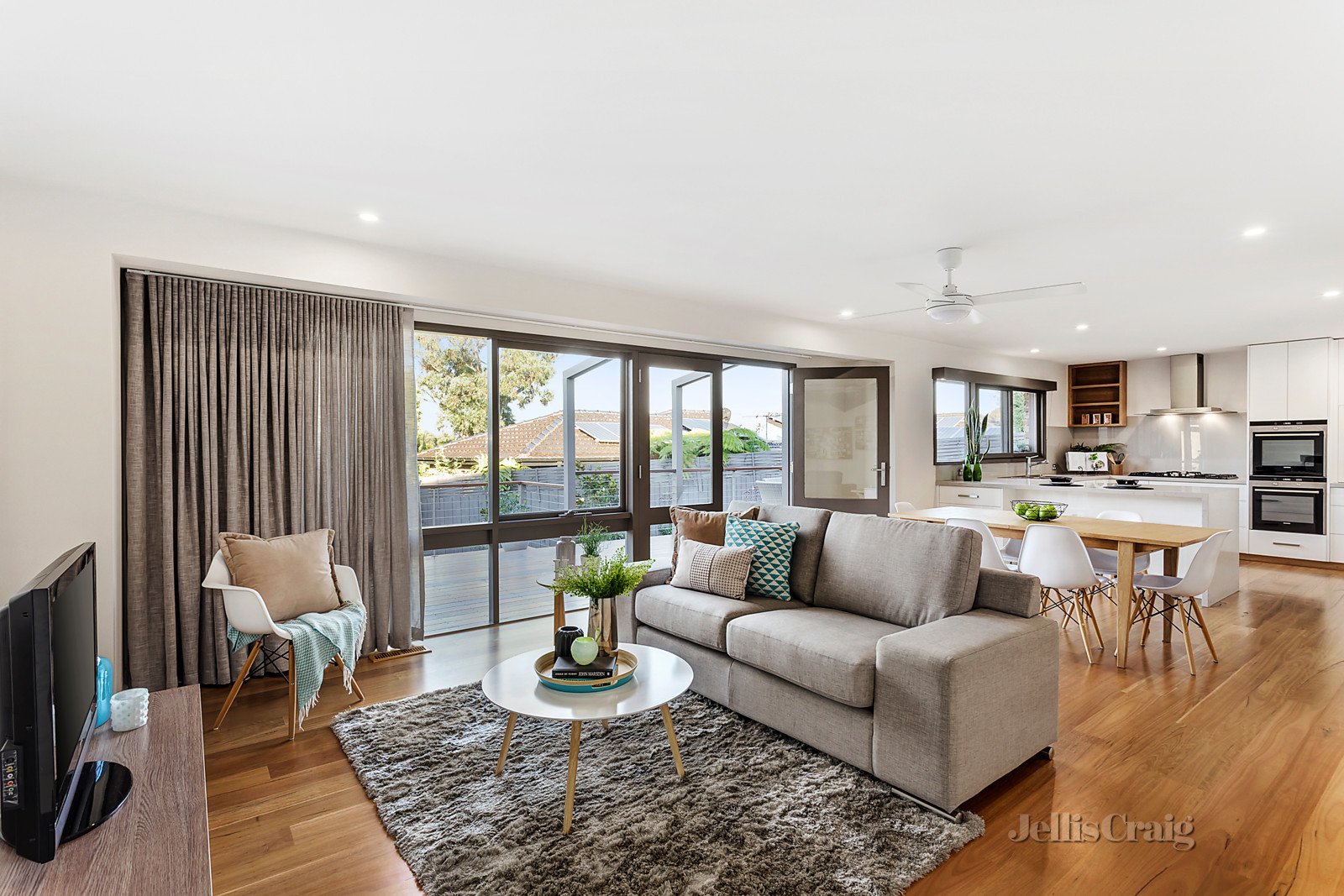 7 Darvell Close, Wheelers Hill image 3