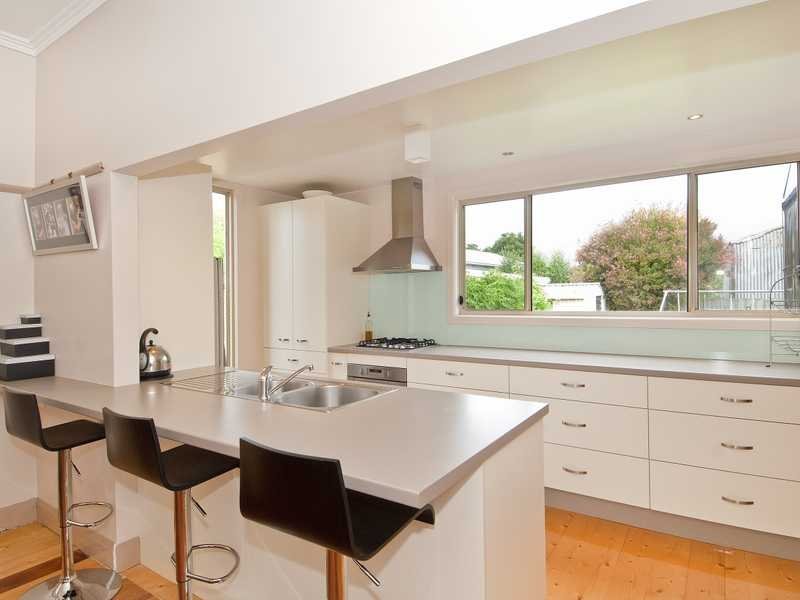 7 Dawson Street, East Geelong image 2