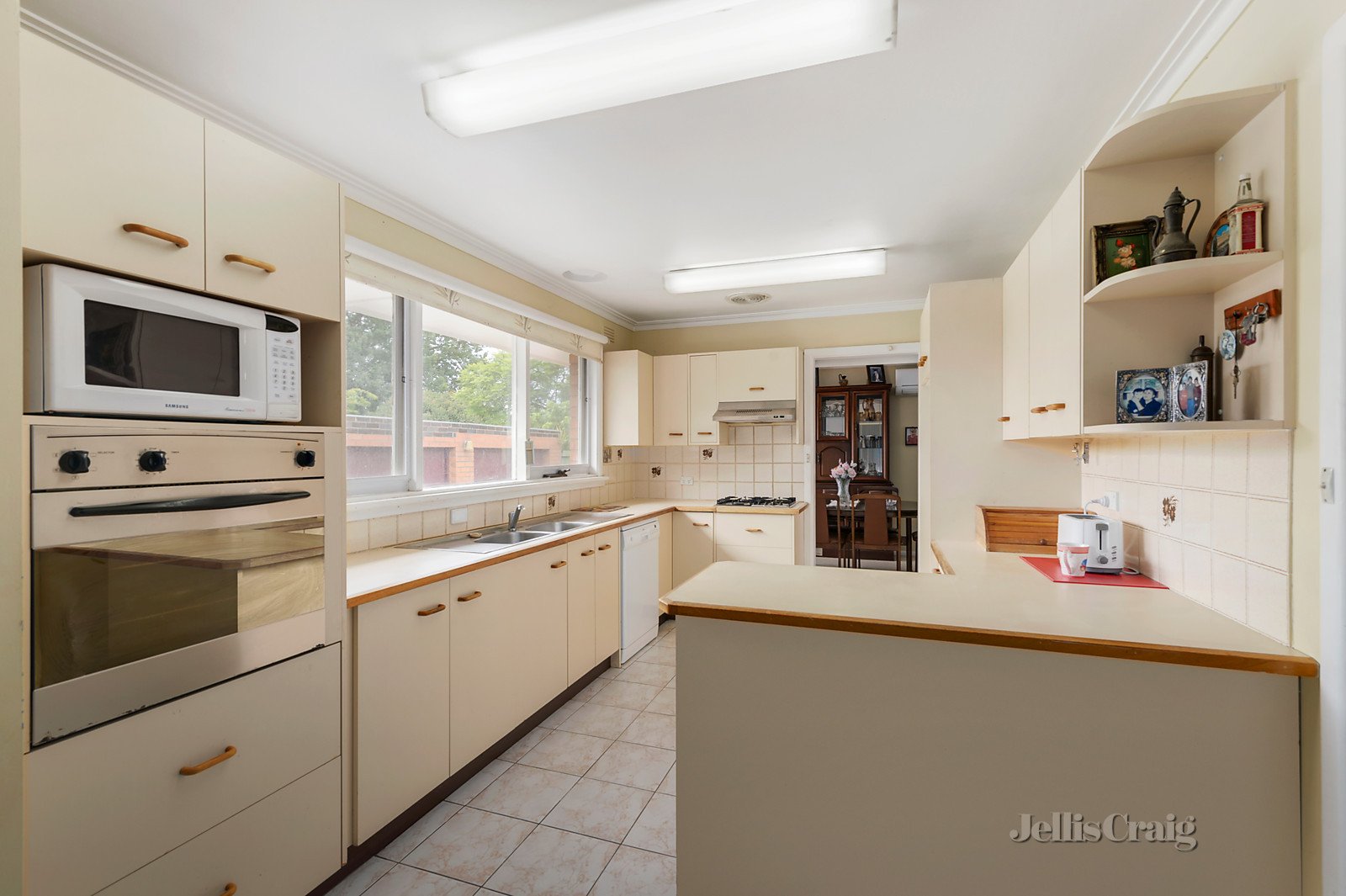 7 Delmore Crescent, Glen Waverley image 3