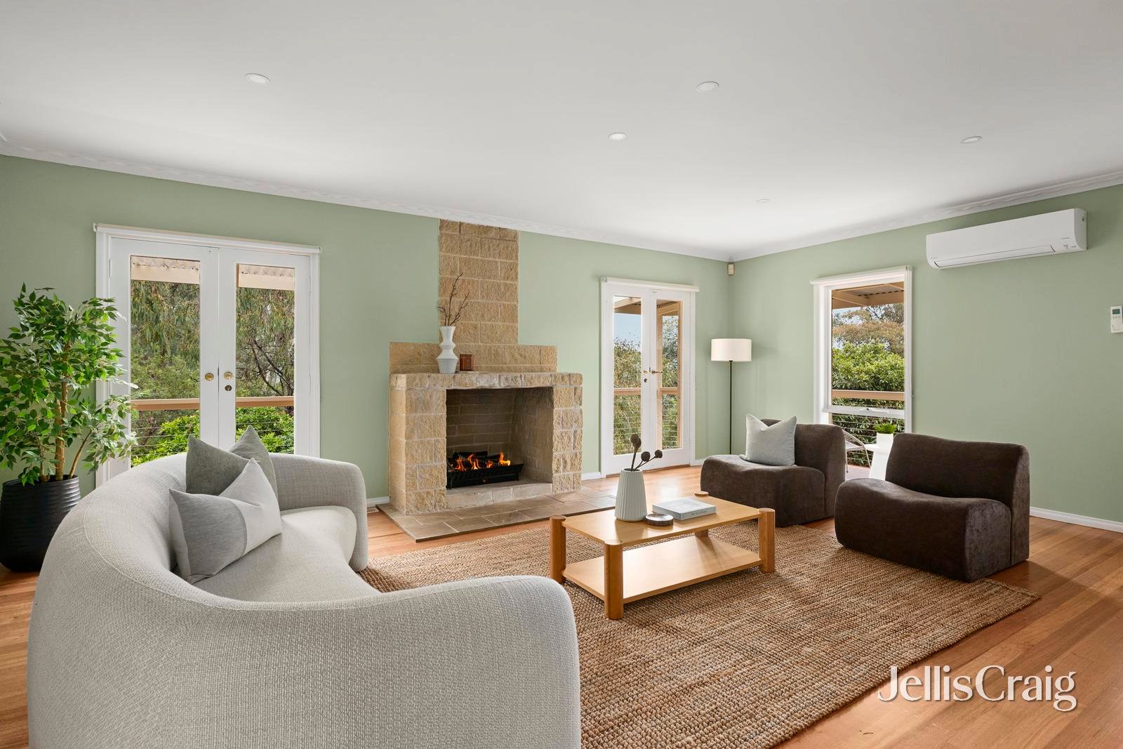 7 Delmuir Close, Eltham image 3