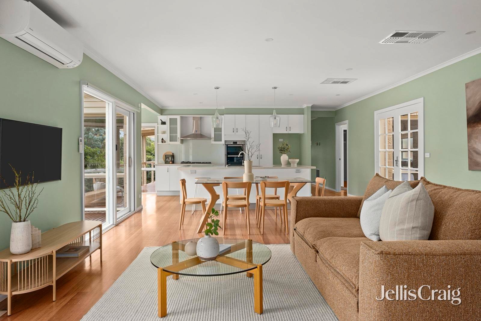 7 Delmuir Close, Eltham image 4