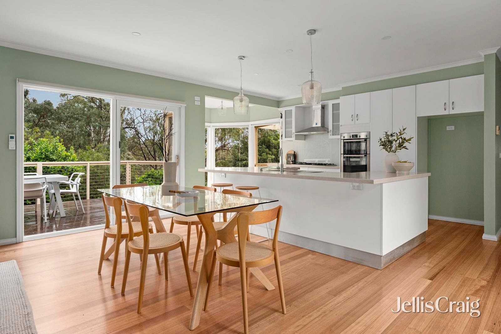 7 Delmuir Close, Eltham image 5