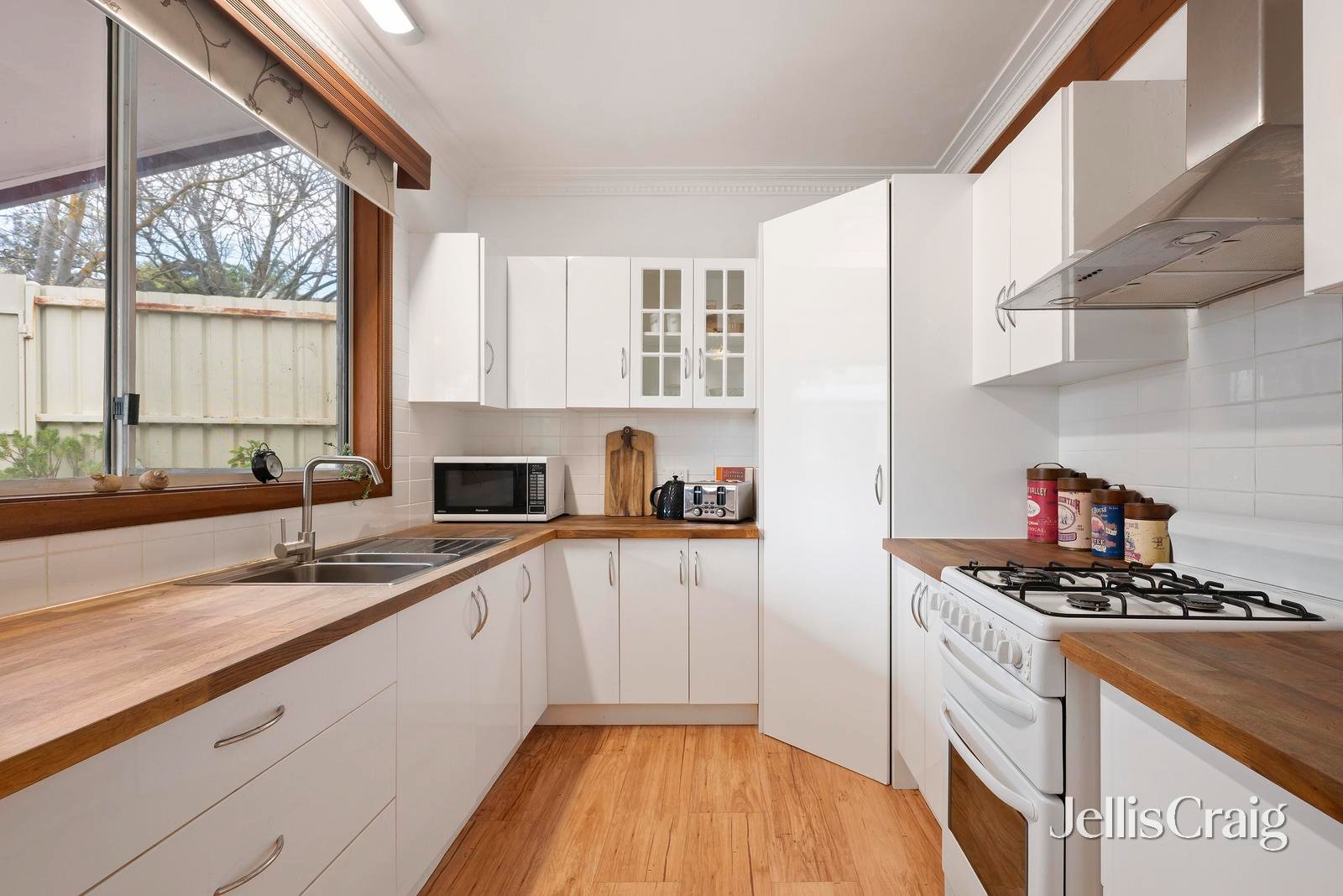 7 Deschamps Avenue, Lilydale image 4