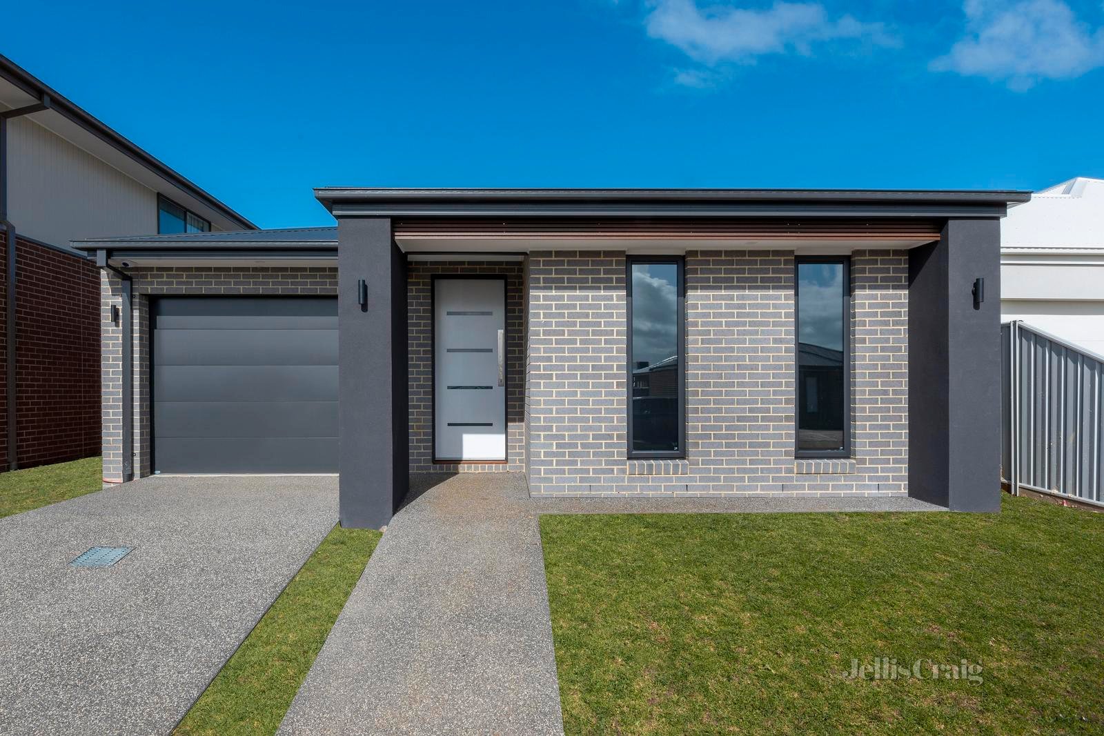 7 Devenish Way, St Leonards image 2