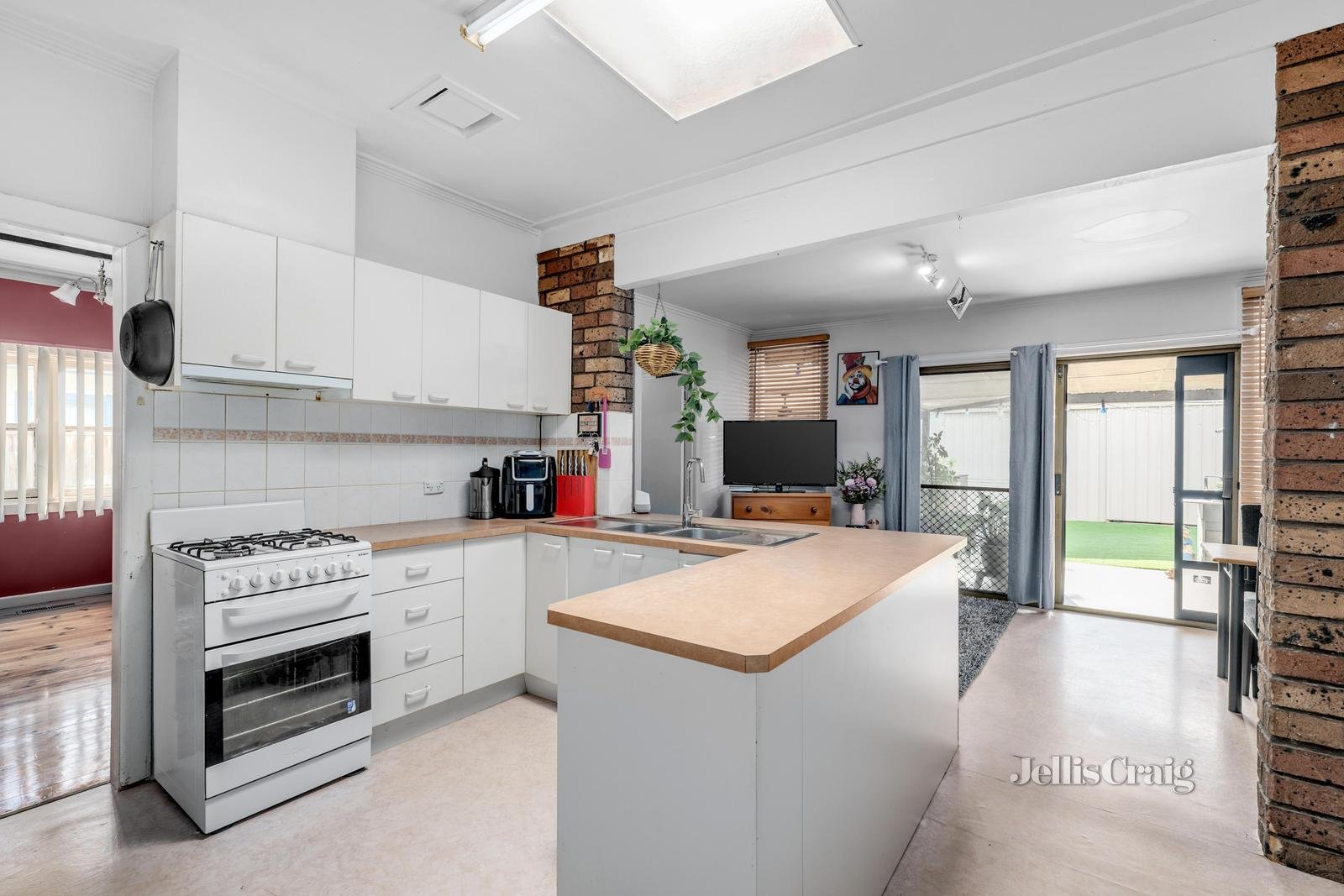 7 Dixon Grove, Blackburn image 5