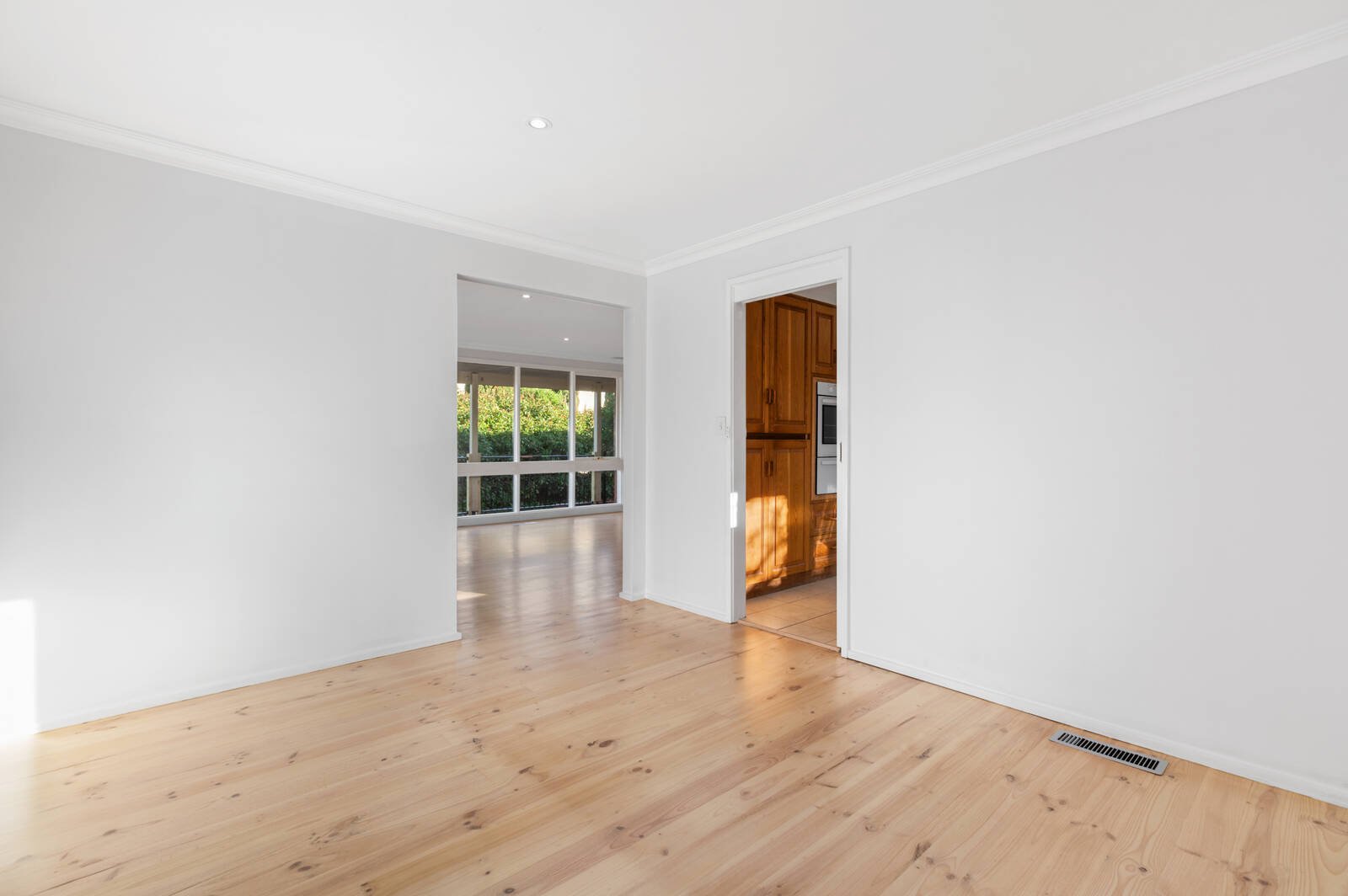 Property Gallery Thumbnail 3