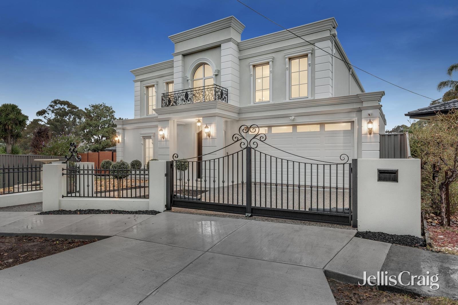 7 Doubell Close, Glen Waverley image 2