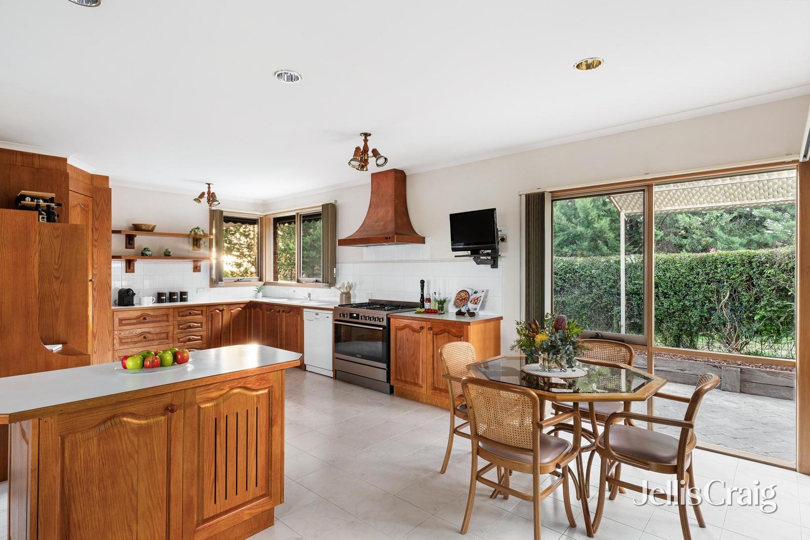7 Dover Court, Diamond&nbsp;Creek image 4