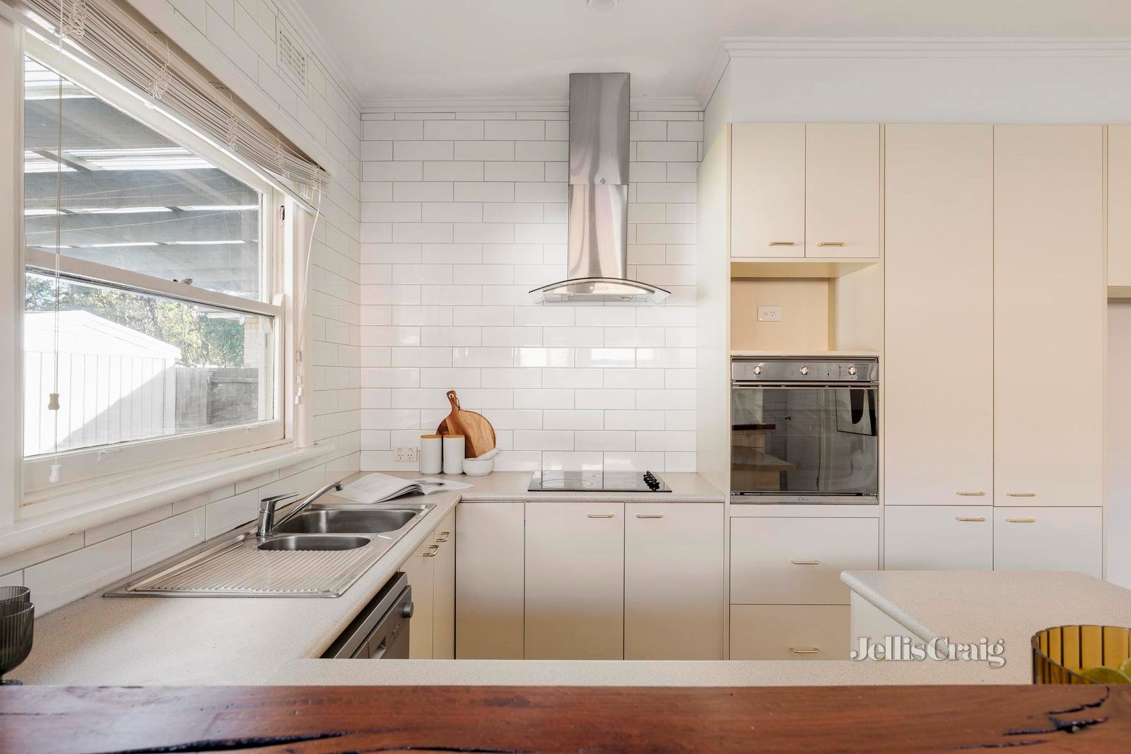 7 Dromana Avenue, Bentleigh East image 6