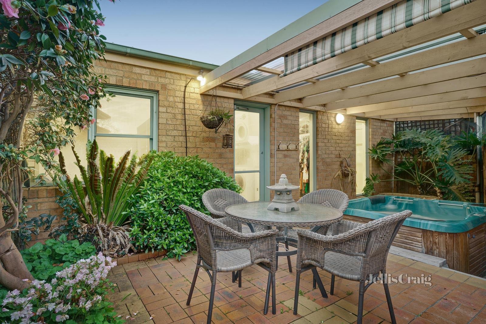 7 Eliana Court, Warranwood image 12